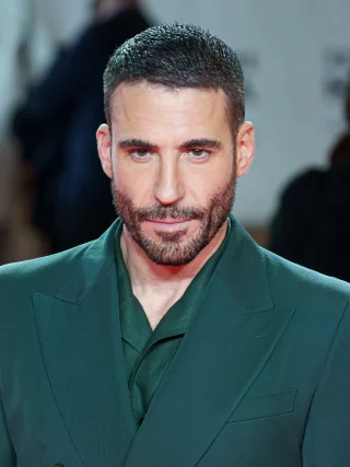 Miguel Ángel Silvestre height profile photo