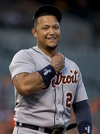 Miguel Cabrera height profile photo