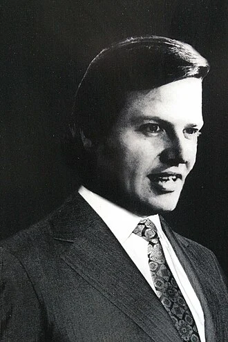 Miguel Kast height profile photo