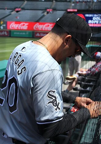 Miguel Vargas (baseball) height profile photo