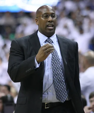 Mike Brown (basketball, born 1970) height profile photo