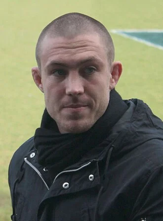 Mike Brown (rugby union) height profile photo