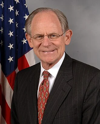 Mike Castle height profile photo