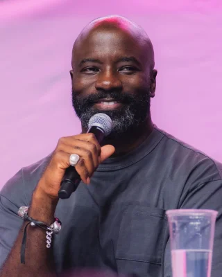 Mike Colter height profile photo