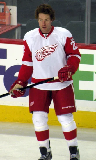 Mike Commodore height profile photo