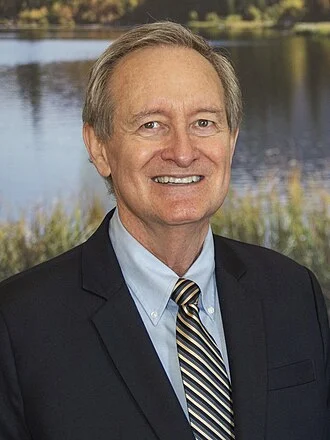Mike Crapo height profile photo