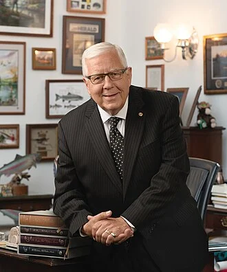 Mike Enzi height profile photo
