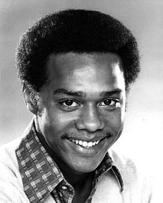 Mike Evans (actor) height profile photo