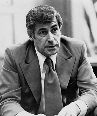 Mike Gravel height profile photo