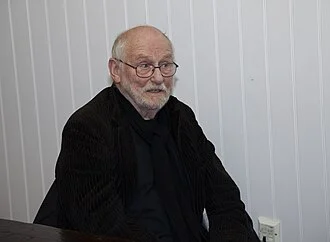 Mike Hodges height profile photo