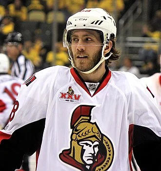 Mike Hoffman (ice hockey, born 1989) height profile photo