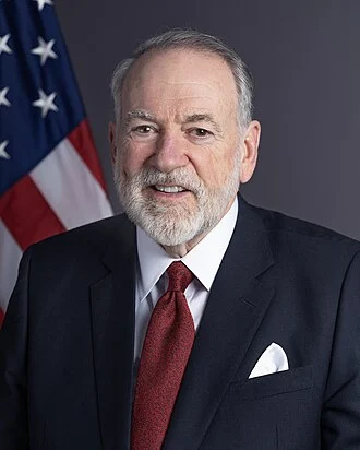 Mike Huckabee height profile photo