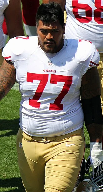 Mike Iupati height profile photo