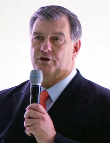 Mike Rawlings height profile photo
