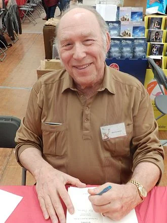 Mike Resnick height profile photo