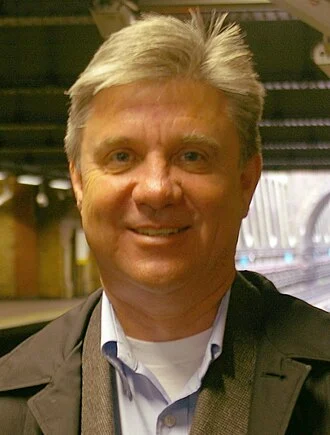 Mike Rinder height profile photo