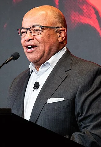 Mike Tirico height profile photo