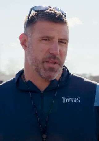 Mike Vrabel height profile photo