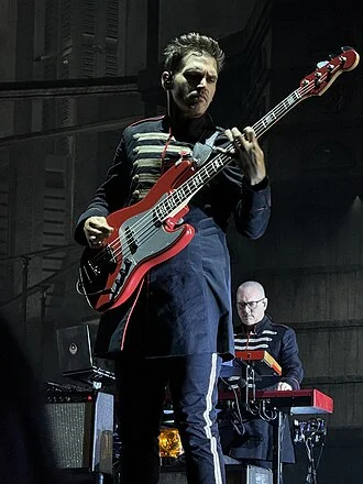 Mikey Way height profile photo