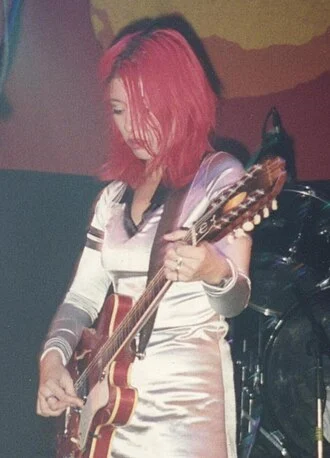 Miki Berenyi height profile photo