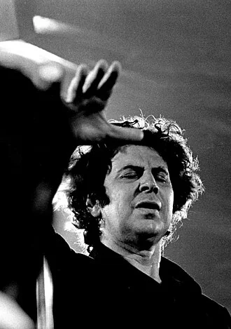 Mikis Theodorakis height profile photo