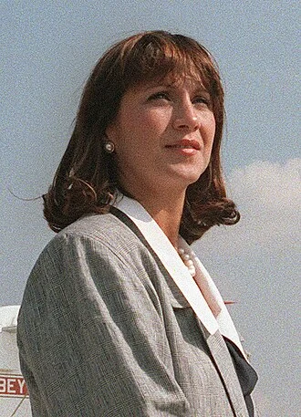 Mila Mulroney height profile photo
