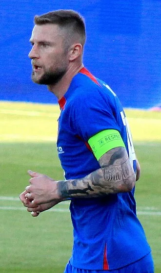 Milan Škriniar height profile photo