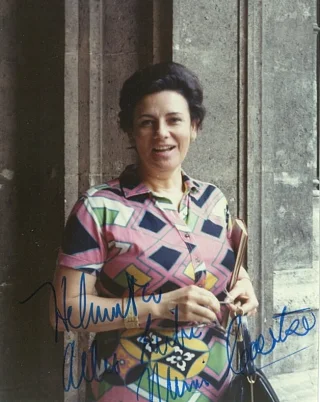 Mimi Coertse height profile photo