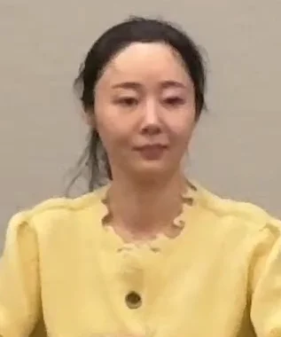 Min Hee-jin height profile photo
