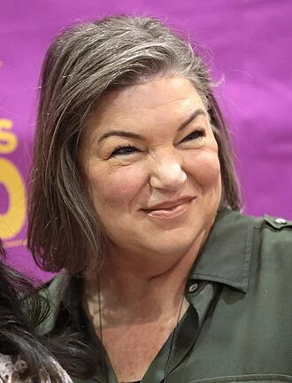 Mindy Cohn height profile photo