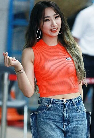 Minzy height profile photo