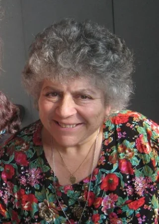 Miriam Margolyes height profile photo
