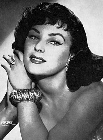 Miroslava Stern height profile photo