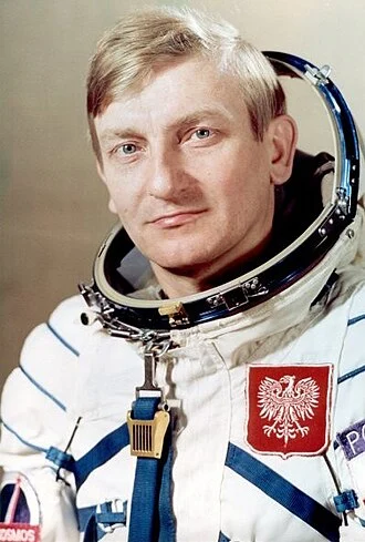 Mirosław Hermaszewski height profile photo
