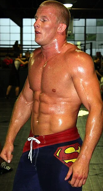 Misha Cirkunov height profile photo
