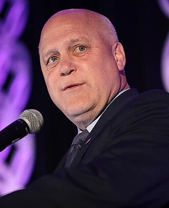 Mitch Landrieu height profile photo