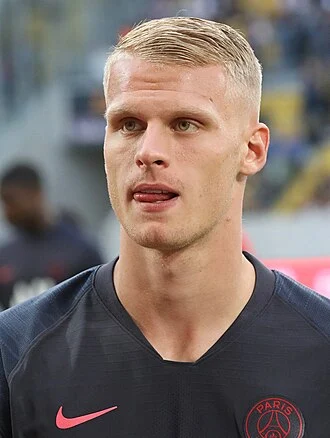 Mitchel Bakker height profile photo