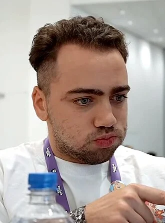 Mizkif height profile photo