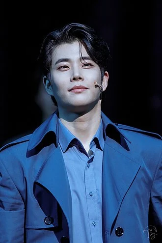 MJ (South Korean singer) height profile photo