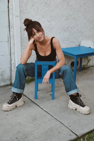 Molly Burnett height profile photo
