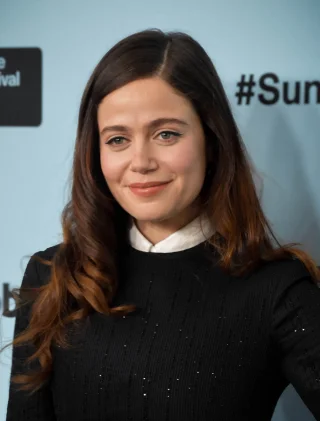 Molly Gordon height profile photo