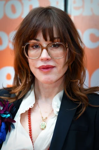 Molly Ringwald height profile photo