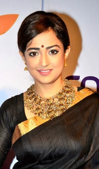 Monali Thakur height profile photo