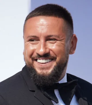 Monatik height profile photo