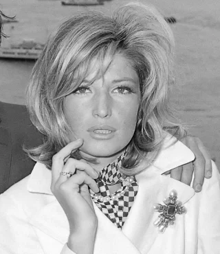 Monica Vitti height profile photo