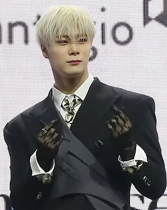 Moonbin height profile photo
