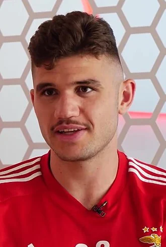 Morato (footballer, born 2001) height profile photo