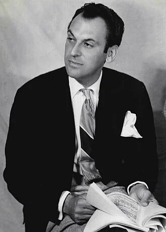 Moss Hart height profile photo