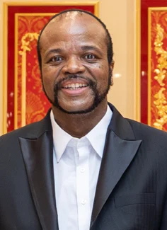 Mswati III height profile photo