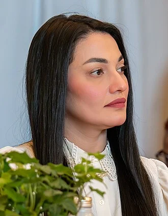 Muniba Mazari height profile photo